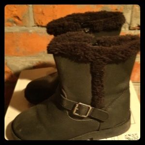 Girls size 10 Children's Place boots.